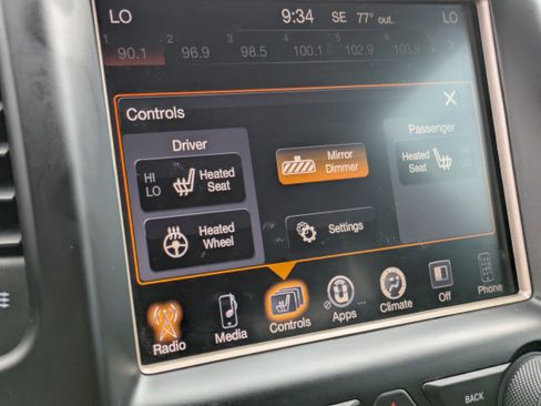 Used 2016 Jeep Grand Cherokee Laredo 75th Anniversary image 30