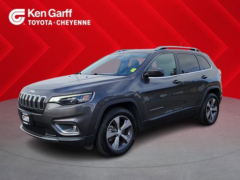 Used 2019 Jeep Cherokee Limited image 1