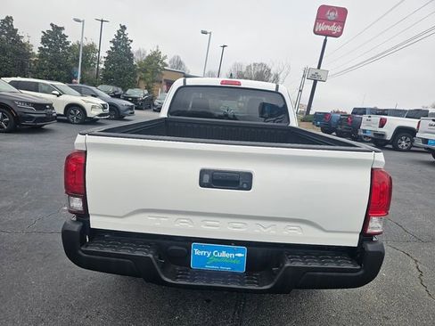 Used 2022 Toyota Tacoma SR image 7