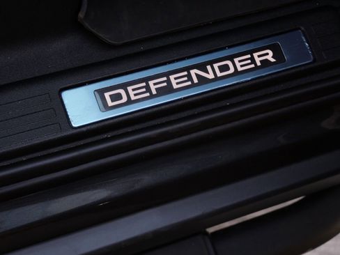 Used 2025 Land Rover Defender 110 X image 24