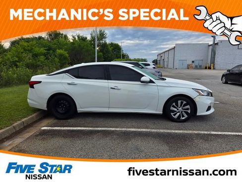 Used 2020 Nissan Altima 2.5 S FWD image 12