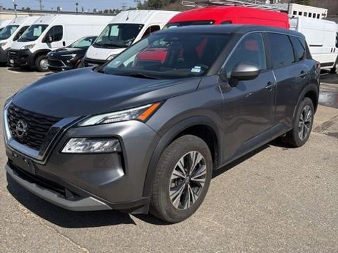 Used 2023 Nissan Rogue SV image 3