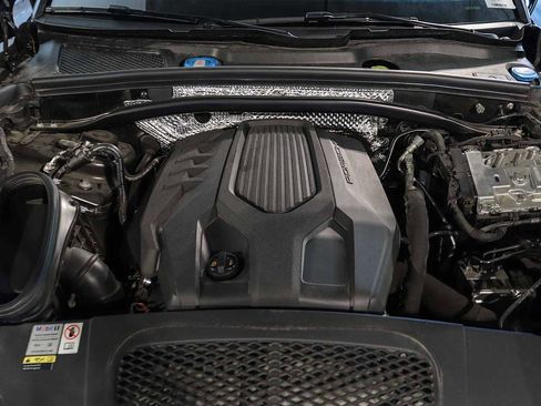 Used 2023 Porsche Macan image 40