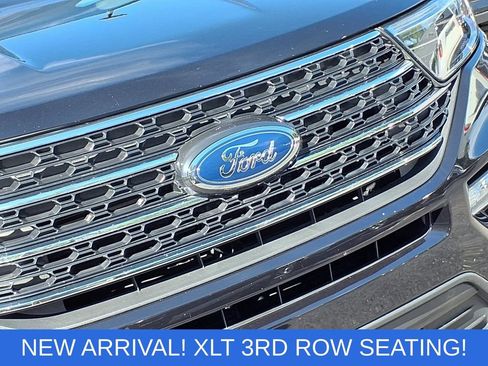 Used 2024 Ford Explorer XLT w/ Equipment Group 202A AWD/4WD image 31
