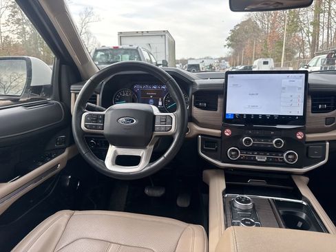 Used 2024 Ford Expedition Max Limited image 10