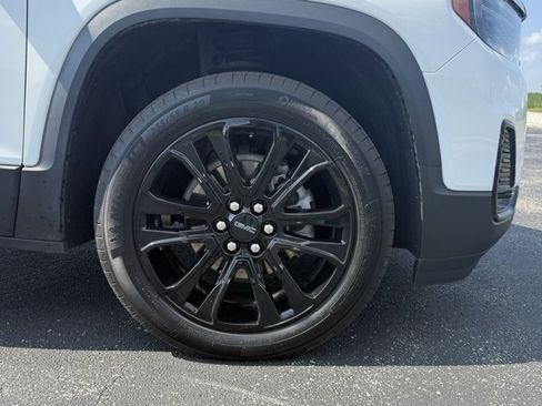 Used 2023 GMC Acadia SLT w/ Elevation Edition image 26