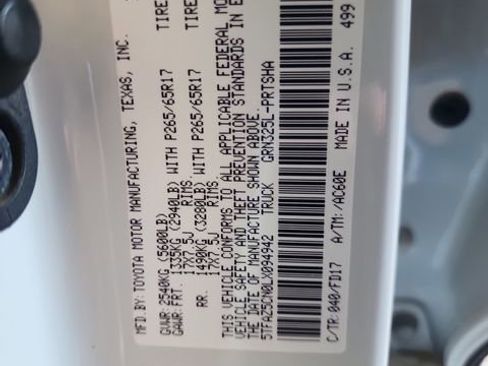 Used 2020 Toyota Tacoma TRD Sport w/ Technology Package image 29