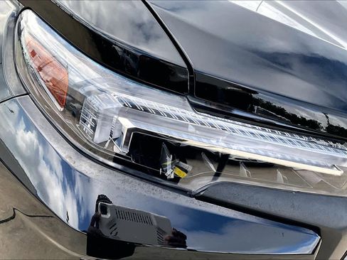 Used 2023 GMC Canyon Elevation w/ Elevation Premium Package image 28