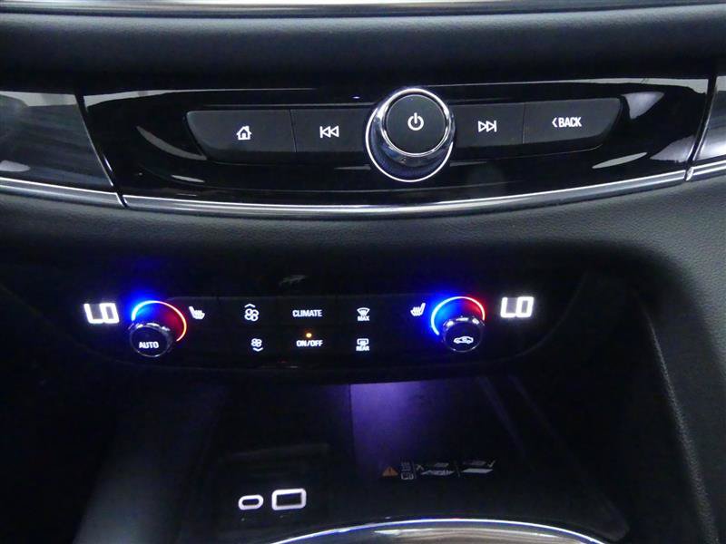 Used 2024 Buick Enclave Essence w/ Experience Buick Package AWD/4WD image 18
