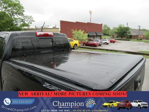 Used 2022 Chevrolet Colorado ZR2 w/ ZR2 Midnight Special Edition AWD/4WD image 8