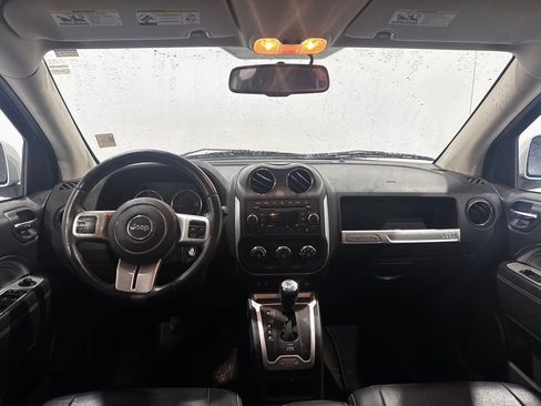 Used 2017 Jeep Compass Latitude AWD/4WD image 11