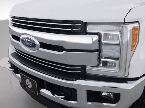Used 2019 Ford F250 Lariat w/ Lariat Ultimate Package AWD/4WD image 16