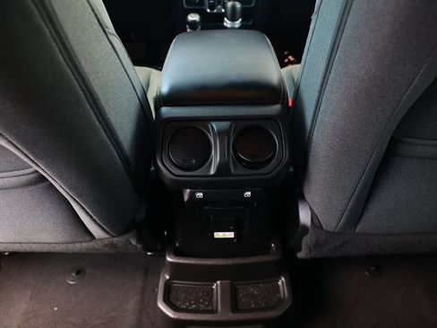 Used 2025 Jeep Wrangler Unlimited Sahara w/ Safety Group AWD/4WD image 32