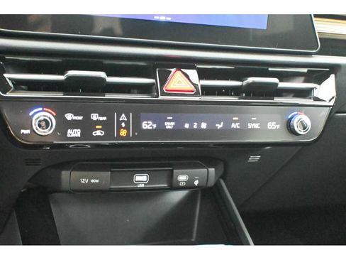 New 2026 Kia Niro EX FWD image 28