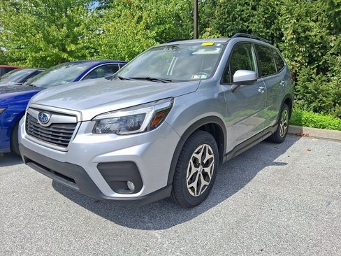 Used 2021 Subaru Forester Premium AWD/4WD image 3