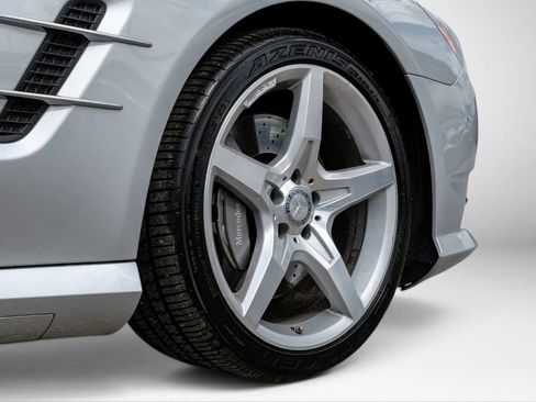 Used 2014 Mercedes-Benz SL 550 image 58