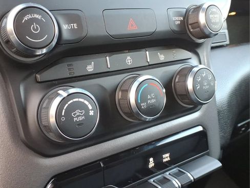 Used 2023 RAM 1500 Big Horn AWD/4WD image 12