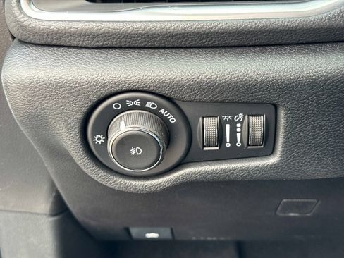 New 2026 Chrysler Pacifica Limited AWD/4WD image 32