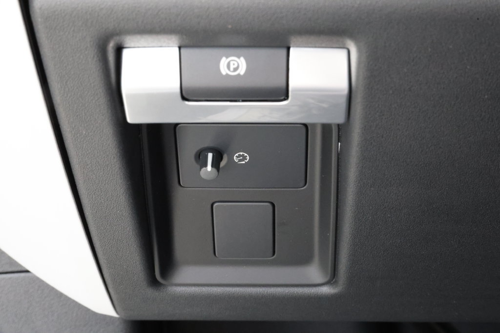 New 2026 Land Rover Defender 110 S AWD/4WD image 16