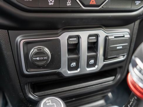 Used 2021 Jeep Wrangler Sport image 22