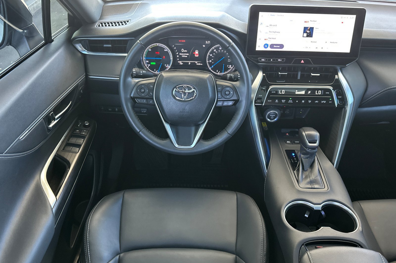 Used 2024 Toyota Venza Nightshade AWD/4WD image 17