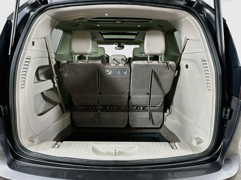 Used 2019 Chrysler Pacifica Touring-L Plus w/ Advanced Safetytec Group FWD image 31