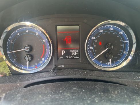 Used 2017 Toyota Corolla LE FWD image 8