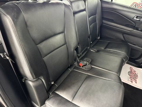Used 2018 Honda Pilot Touring image 38