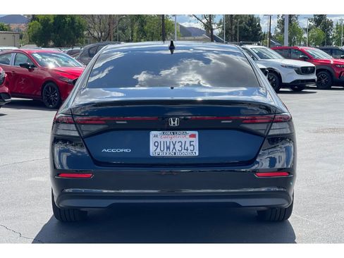 Certified 2025 Honda Accord SE image 4
