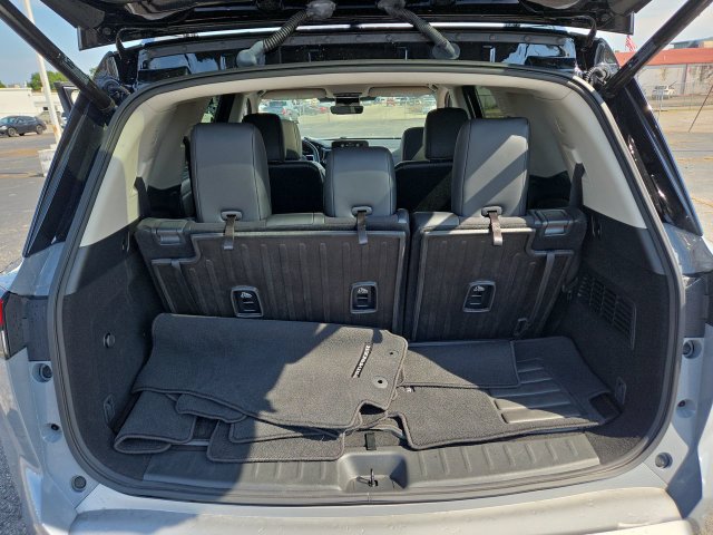 Used 2023 Nissan Pathfinder Platinum AWD/4WD image 25