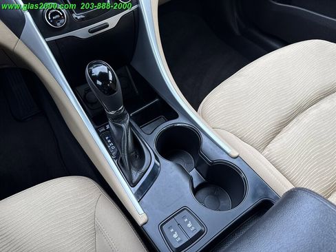 Used 2015 Hyundai Sonata Hybrid image 16