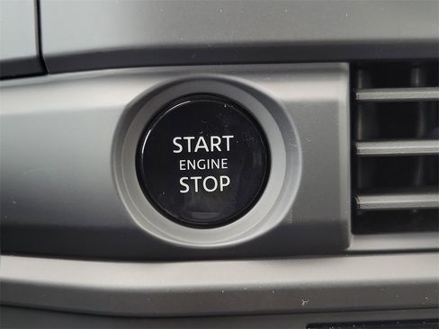 New 2025 Nissan Pathfinder S image 8