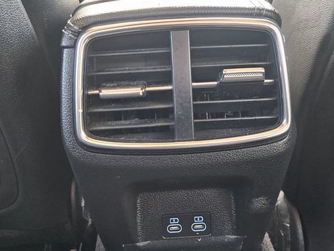 Used 2025 Genesis G70 2.5T RWD image 28