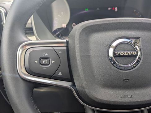 Used 2024 Volvo XC40 B5 Plus w/ Protection Package Premier AWD/4WD image 14