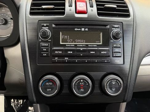 Used 2014 Subaru Forester 2.5i Limited AWD/4WD image 8