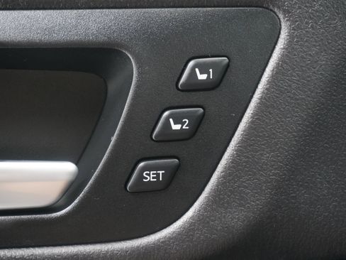 Used 2015 Toyota Highlander Limited image 17