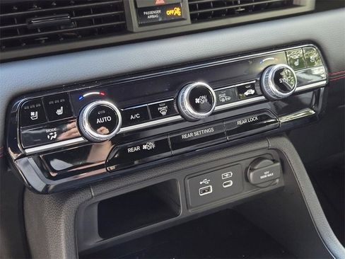 New 2025 Honda Pilot Black Edition image 22