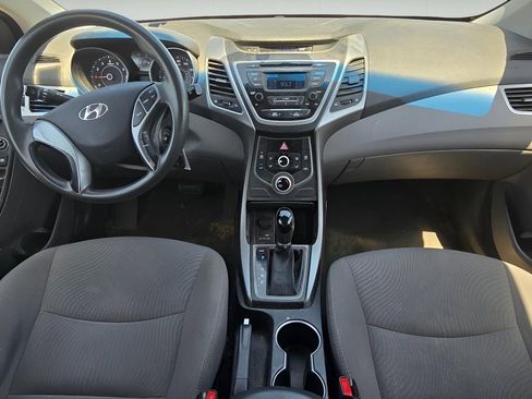 Used 2016 Hyundai Elantra SE image 24