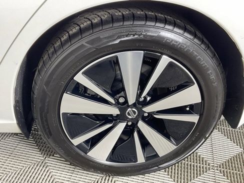 Used 2022 Nissan Altima 2.5 SV image 9