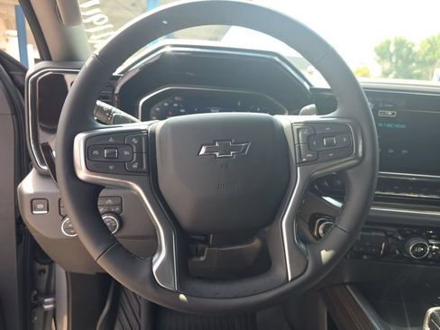 Used 2025 Chevrolet Silverado 1500 LT Trail Boss AWD/4WD image 14