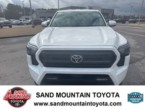 Used 2025 Toyota Tacoma SR5 image 8