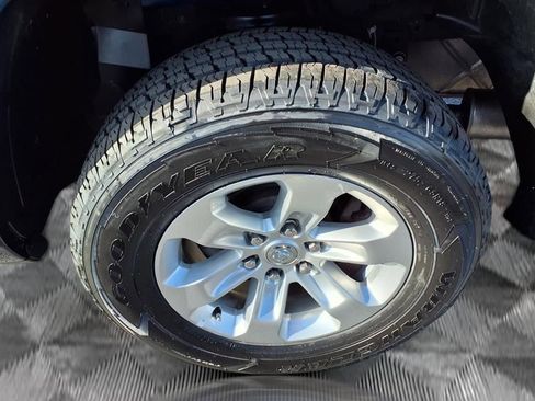 Used 2024 RAM 1500 Laramie image 19