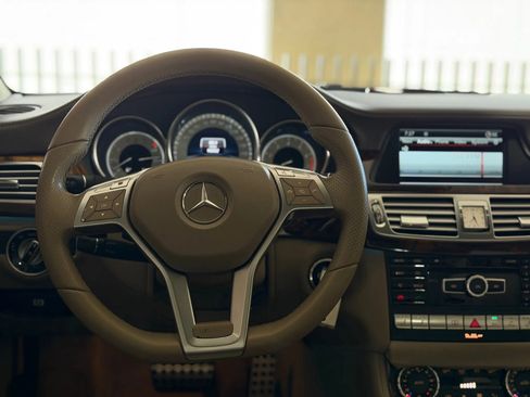 Used 2014 Mercedes-Benz CLS 550 4MATIC w/ Premium 1 Package image 26