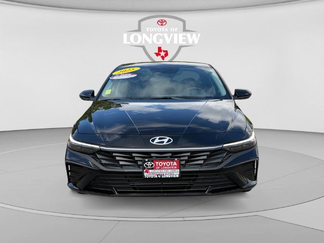 Used 2025 Hyundai Elantra SE FWD image 8
