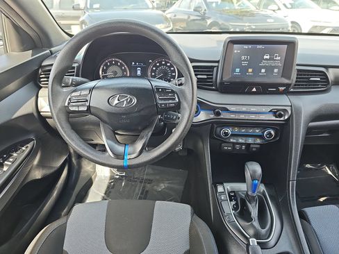 Used 2020 Hyundai Veloster 2.0 FWD image 16