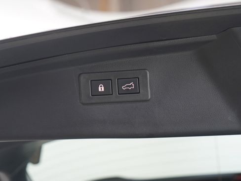 Used 2022 Subaru Outback Touring XT image 11