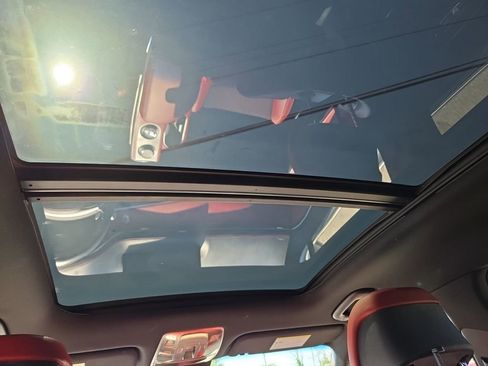 Used 2023 Genesis GV70 2.5T w/ Sport Prestige Package image 15