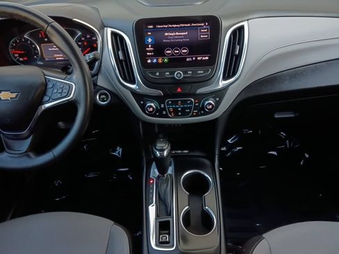 Used 2019 Chevrolet Equinox Premier AWD/4WD image 3