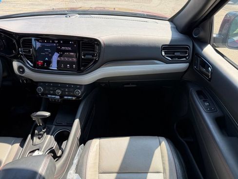 Used 2023 Dodge Durango GT AWD/4WD image 46