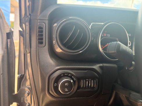 Used 2022 Jeep Gladiator Sport AWD/4WD image 21